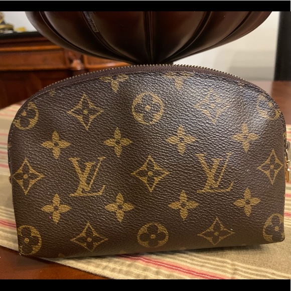 Louis Vuitton Handbags - LV make up case
